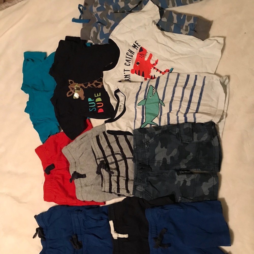 Boys 2t like new clothes lot